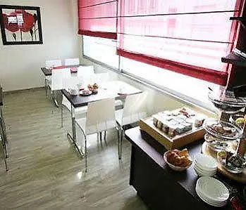 ***  Moka Hotel Lorient Francia